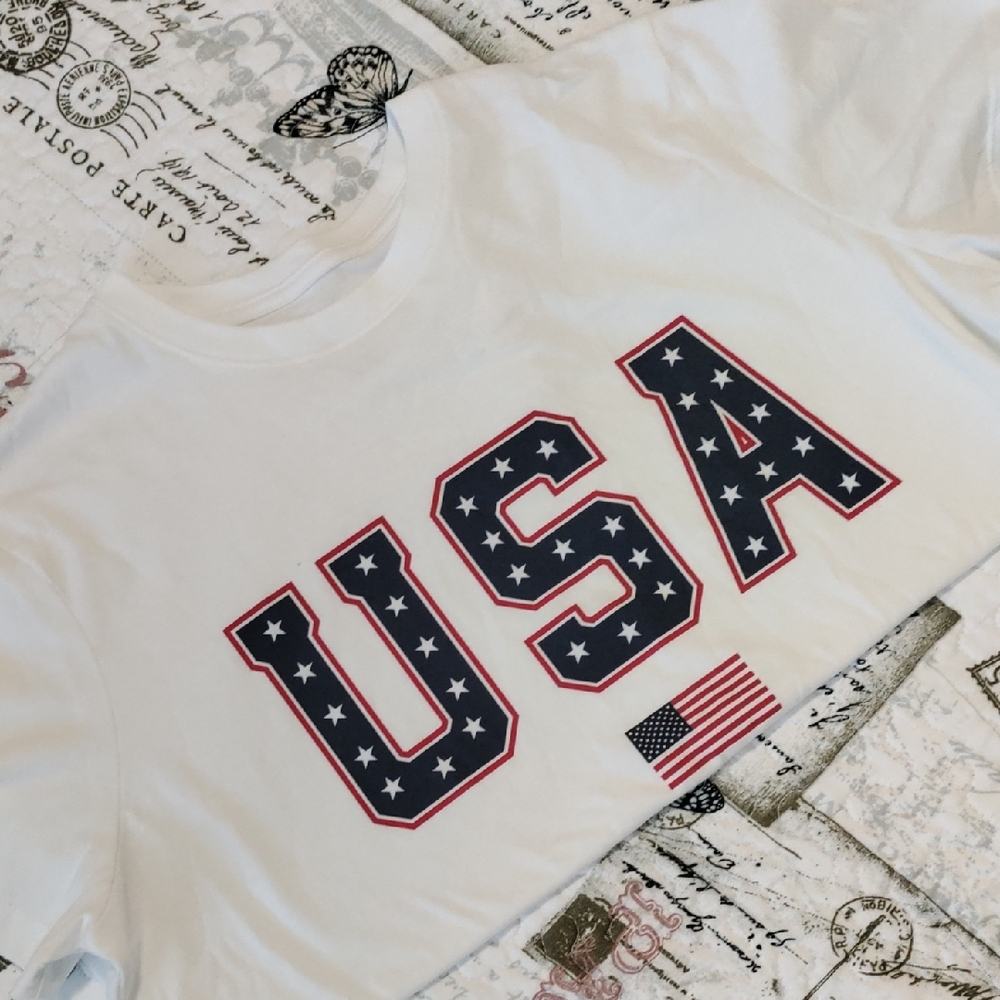 Universal Thread White Graphic Tee